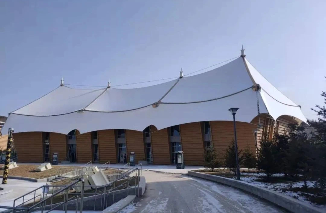 Demonstrating how LOPO Terracotta products contribute to sustainable architecture at the Dongshan Public Fitness Centre, combining functionality and eco-friendliness.