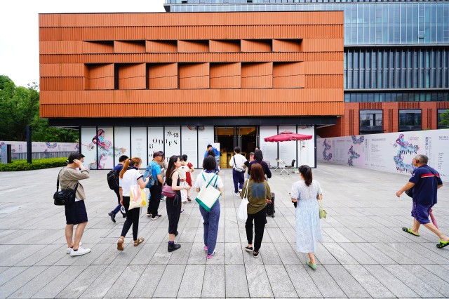 High-end office facade of Xīn Mín Vanke Center featuring LOPO Terracotta Panels